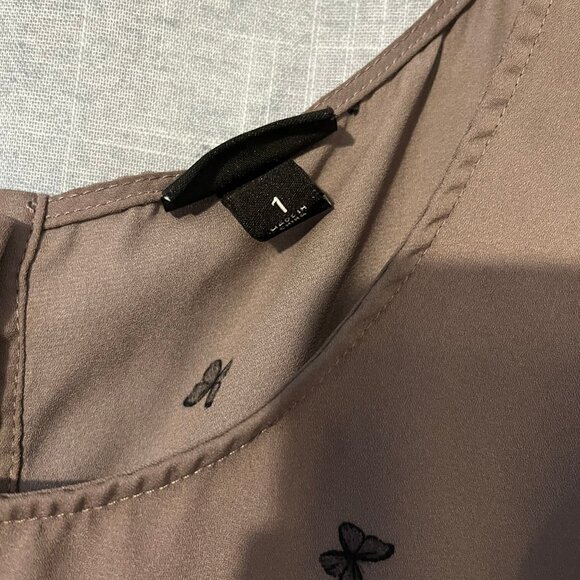 Torrid light purple/gray butterfly button back top size 1 - Picture 4 of 5